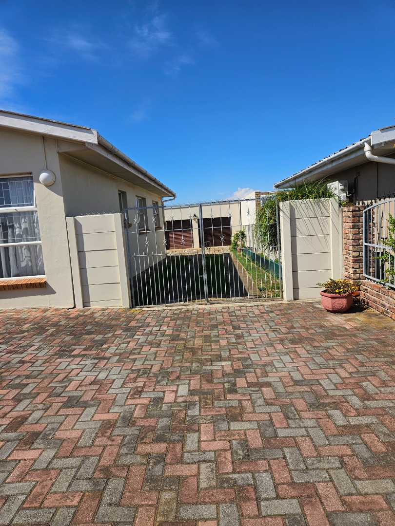 3 Bedroom Property for Sale in Algoa Park Eastern Cape
